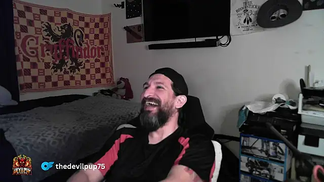 DevilPup75_'s cam snapshot