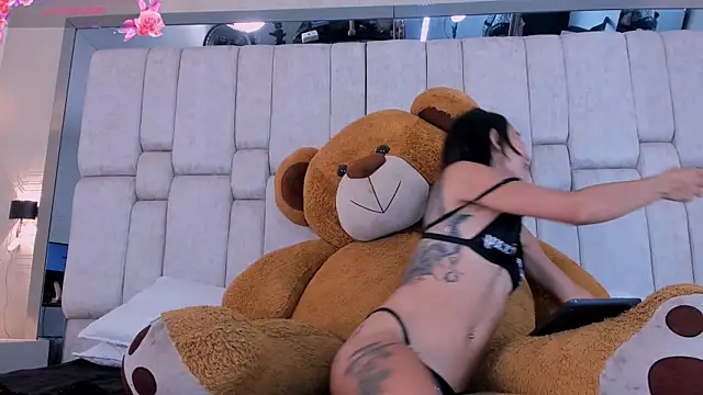 NikkiKros's cam snapshot