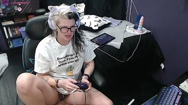 oddywithabody live sex cam