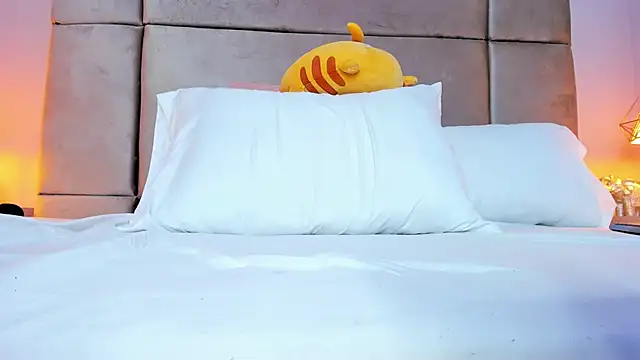 isabel_sofiaa's cam snapshot