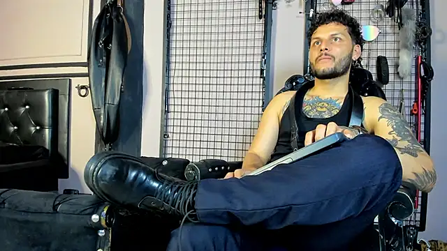 Twisted_Fantasy's cam snapshot