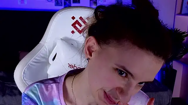 kaleriyaa_'s cam snapshot