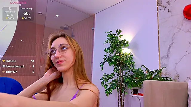 LeyaAtwood's cam snapshot