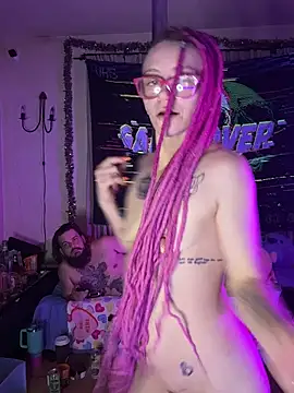 Stonermama666420 live sex cam