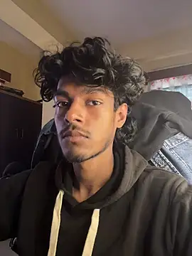 RavenKisses live sex cam