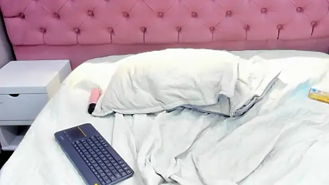 Katty_Kiiss_'s cam snapshot