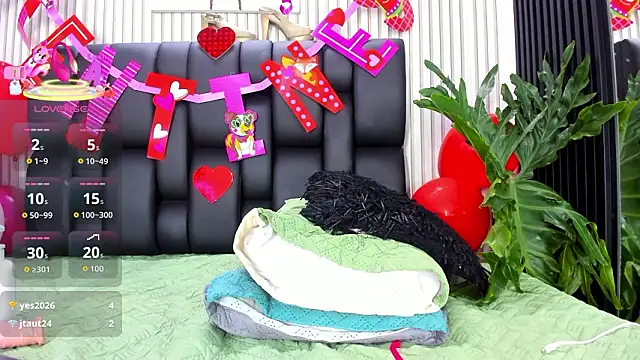 PamelaAnderson_2 live sex cam