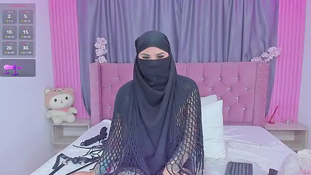 Nayla-Mouna's cam snapshot