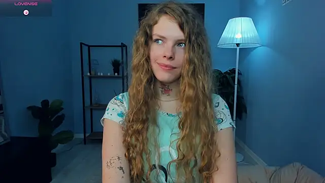 RayaNenlia's cam snapshot