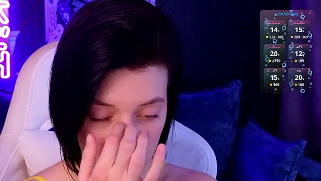 roxy_riot_'s cam snapshot