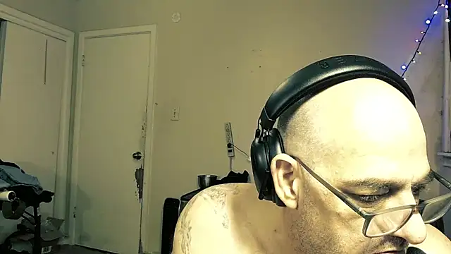 MrBigginTX's cam snapshot