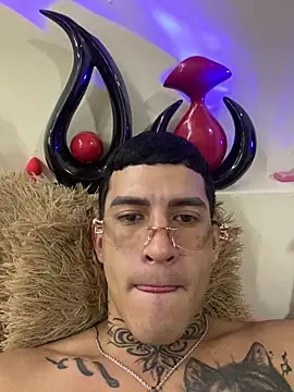 dilan_abraham12's cam snapshot