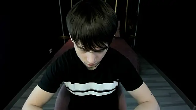 AlejandroEllias live sex cam