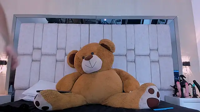 NikkiKros's cam snapshot