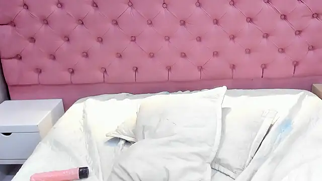 Katty_Kiiss_'s cam snapshot