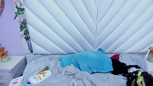 Dakota_Angell_'s cam snapshot