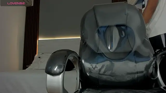 Brunette__boy's cam snapshot