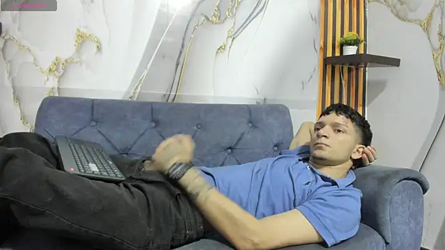 Straight_Guy22's cam snapshot