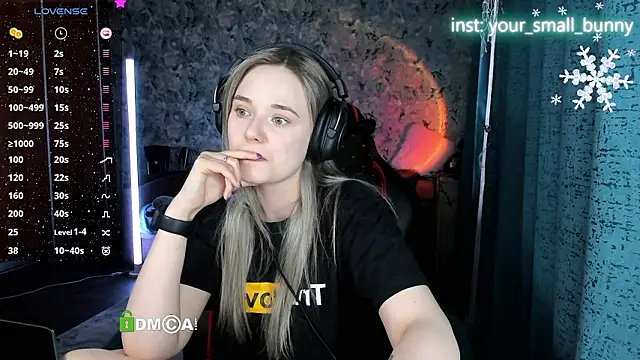 Your_small_bunny's cam snapshot