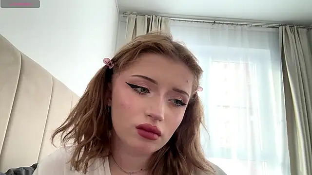 ElaraMyst's cam snapshot