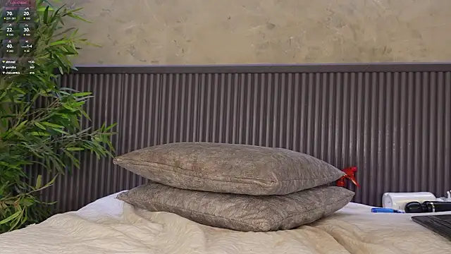 mia_lacy_'s cam snapshot