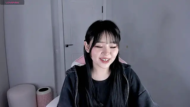 hee_young11's cam snapshot