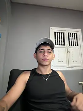 Thiago_Olsen's cam snapshot