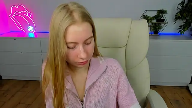 Alina_Blonde's cam snapshot