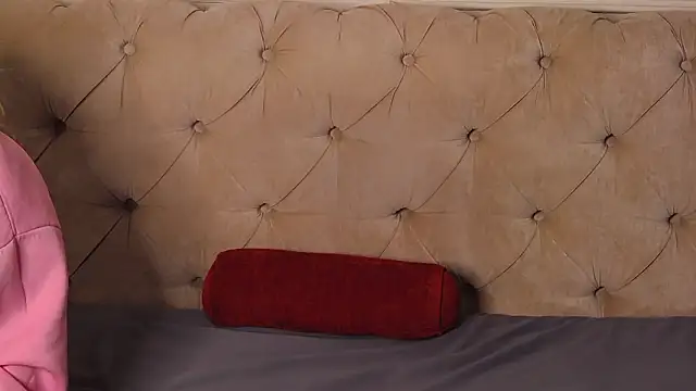 SarahLynz live sex cam