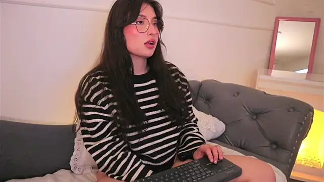 Daisha_Riley's cam snapshot