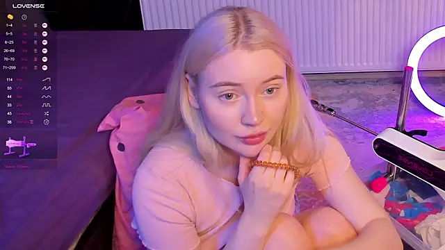 Lillie_Berry's cam snapshot