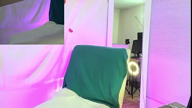 Nyomi_browm's cam snapshot