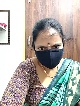 Queen-Neha live sex cam