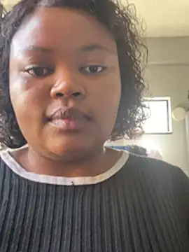 Curveysinaa live sex cam