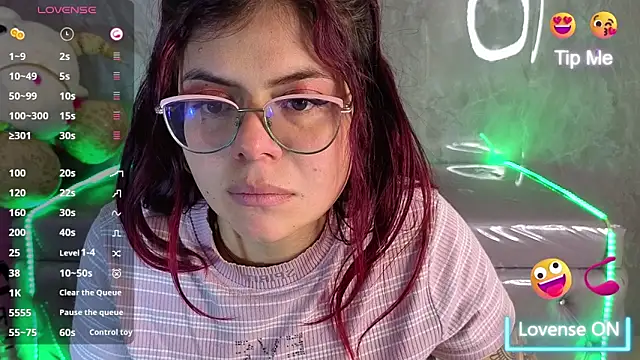 draviana_a_'s cam snapshot