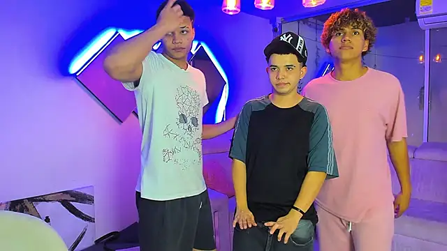 Houseofwarrios live sex cam