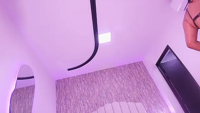 raven_lilith_'s cam snapshot