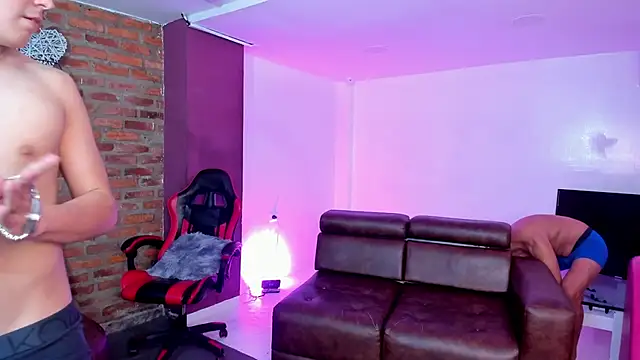 Spaceboys18 live sex cam