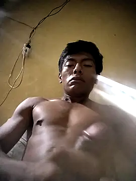 GuzzMiranda18 live sex cam