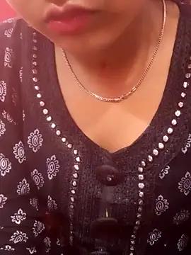 pari_rani7's cam snapshot