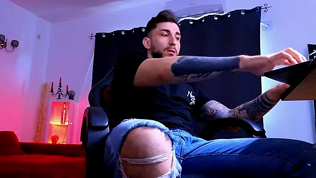 MightyAaron66's cam snapshot