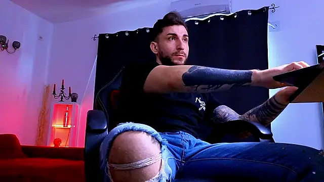 MightyAaron66's cam snapshot