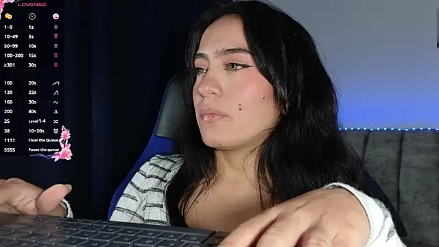 ZaraDames_'s cam snapshot