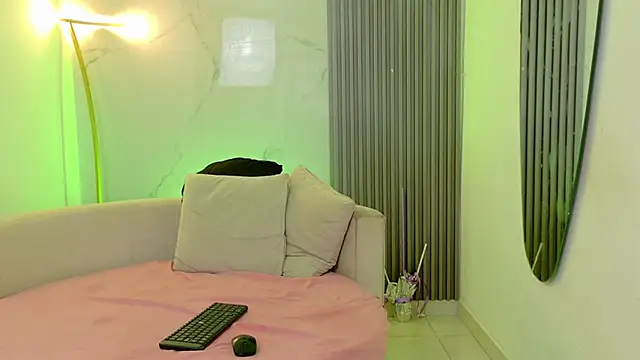 rouxinferno_cr's cam snapshot