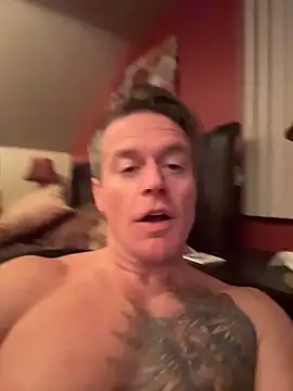 DILFiGuess1 live sex cam