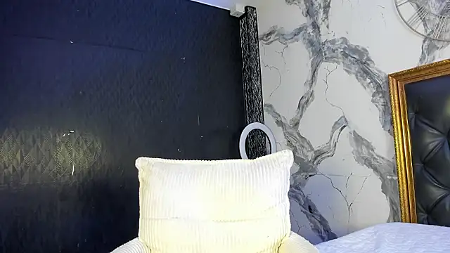 CarolineFyre's cam snapshot