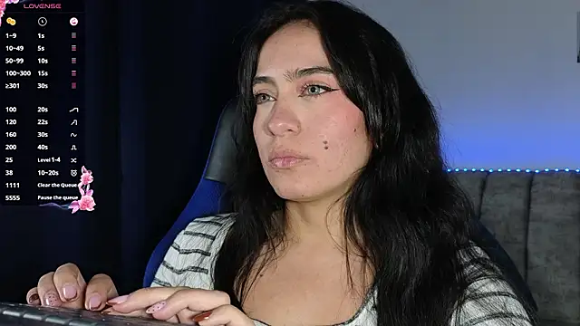 ZaraDames_'s cam snapshot