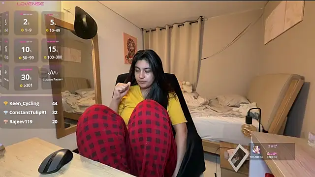 cloe_small's cam snapshot