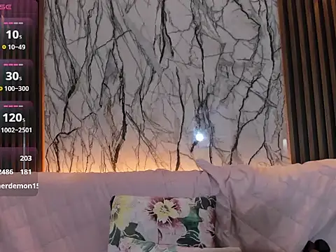 Pauline_Fox's cam snapshot