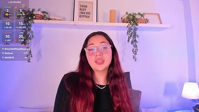 Nicolle_Evanss_'s cam snapshot